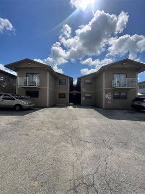 Residential complexes in Hialeah, Miami-Dade