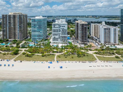 Residential complexes in Bal Harbour, Miami-Dade