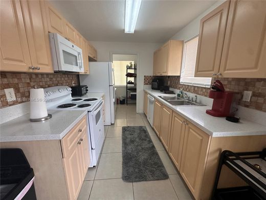 Şehir evi  Hallandale Beach, Broward County