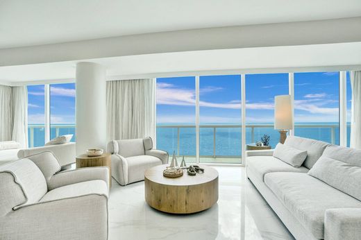 Residential complexes in Fort Lauderdale, Broward County