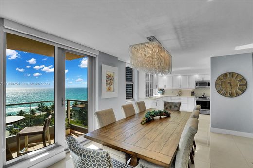 Complexes résidentiels à Hallandale Beach, Comté de Broward