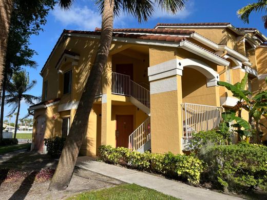 Complexes résidentiels à Oakland Park, Comté de Broward