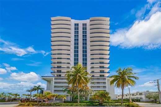 Residential complexes in North Bay Village, Miami-Dade