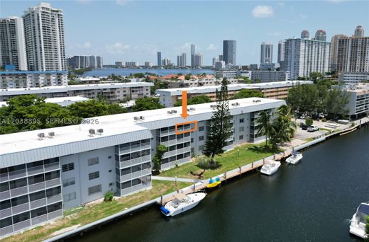 Complesso residenziale a North Miami Beach, Miami-Dade County