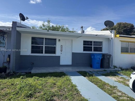 Townhouse in West Park, Broward County