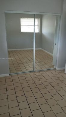 Residential complexes in Hollywood, Broward County