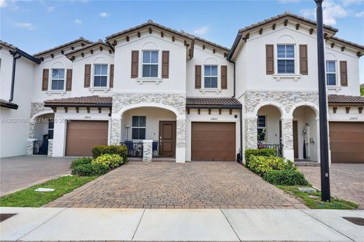 Townhouse in North Miami, Miami-Dade