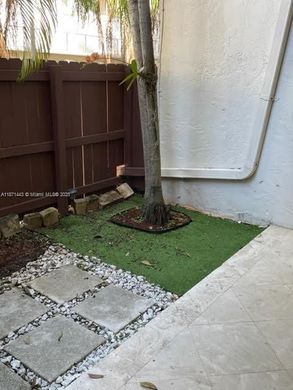 Komplex apartman Pinecrest, Miami-Dade County