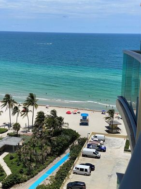 Residential complexes in Hollywood, Broward County