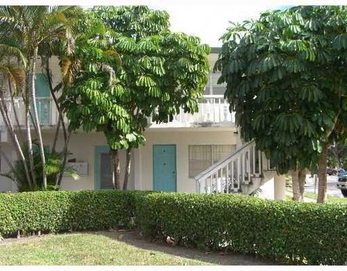 Residential complexes in Boynton Beach, Palm Beach