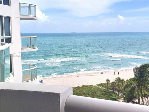 Residential complexes in Miami Beach, Miami-Dade