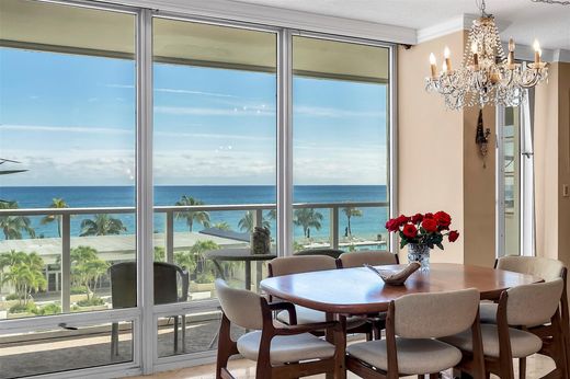 Residential complexes in Fort Lauderdale, Broward County