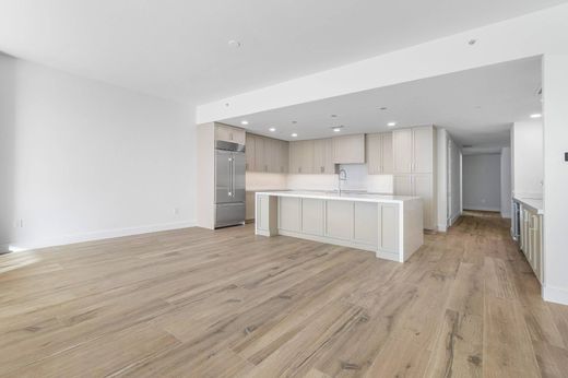 Residential complexes in Palm Beach Shores, Palm Beach