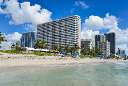 Kamienica w Hallandale Beach, Broward County