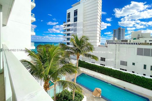 Residential complexes in Miami Beach, Miami-Dade