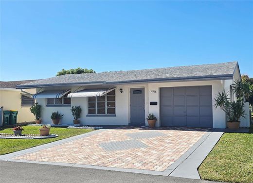 Villa in Tamarac, Broward County