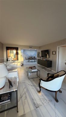 マイアミ, Miami-Dade Countyのアパートメント・コンプレックス