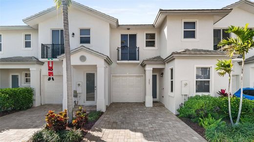 Townhouse in Coconut Creek, Broward County
