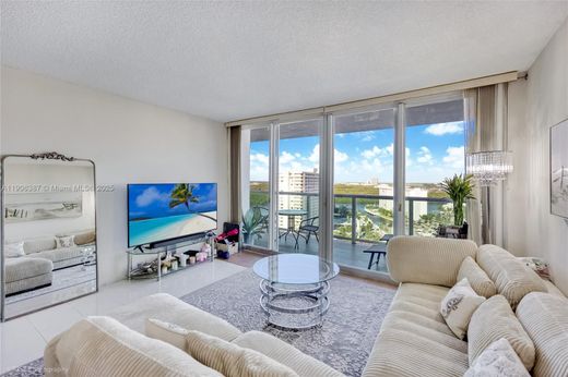 Residential complexes in Sunny Isles Beach, Miami-Dade