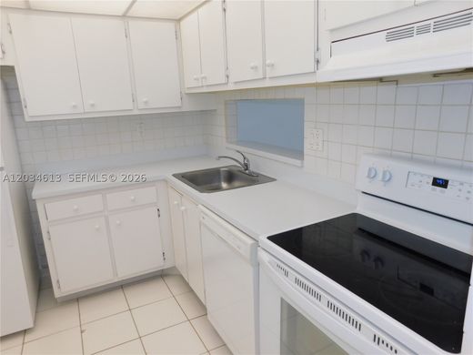 Residential complexes in Miami, Miami-Dade