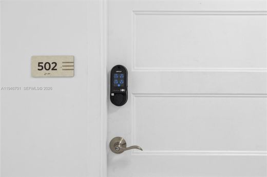 Kamienica w Bay Harbor Islands, Miami-Dade County