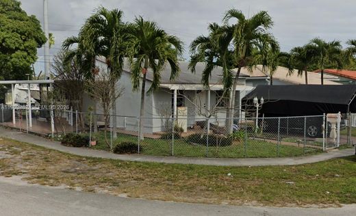 Villa a Hialeah, Miami-Dade County