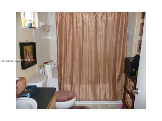 Townhouse in North Miami Beach, Miami-Dade