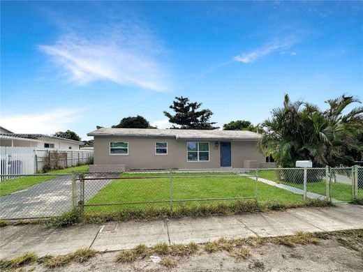 Villa en Miami Gardens, Miami-Dade County