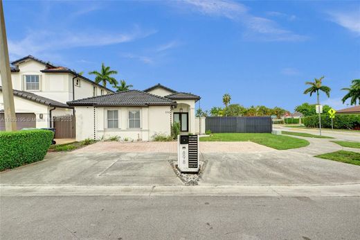 빌라 / Miami Terrace Mobile Home, Miami-Dade County