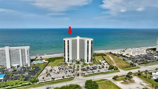 Residential complexes in Jensen Beach, Martin County