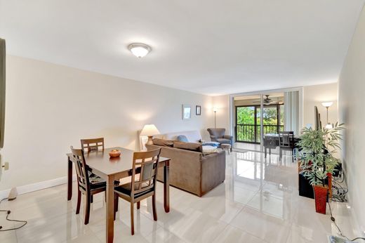 Residential complexes in Delray Beach, Palm Beach