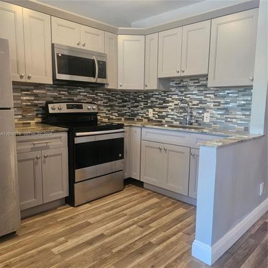 Residential complexes in Fort Lauderdale, Broward County