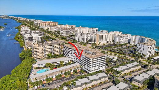 Residential complexes in South Palm Beach, Palm Beach