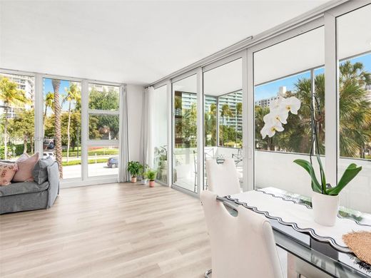 Residential complexes in Bal Harbour, Miami-Dade