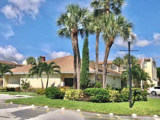 Residential complexes in West Palm Beach, Palm Beach