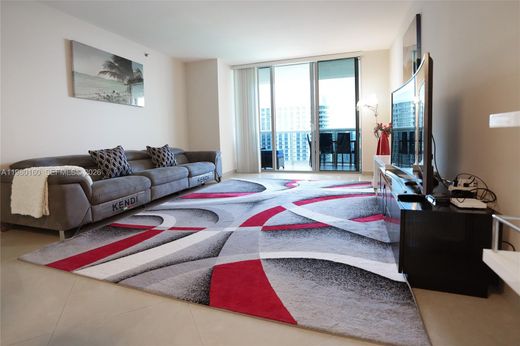 Residential complexes in Hallandale, Broward County