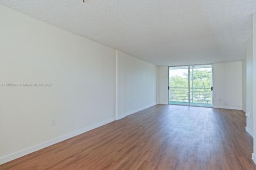 Residential complexes in Miami, Miami-Dade