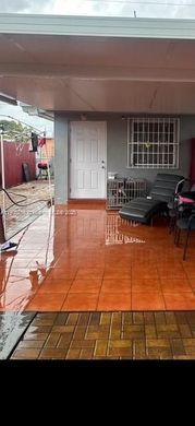 مجمع شقق ﻓﻲ Hialeah, Miami-Dade County