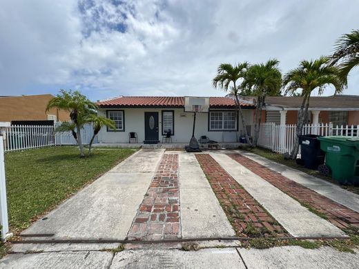 Townhouse in Miami, Miami-Dade