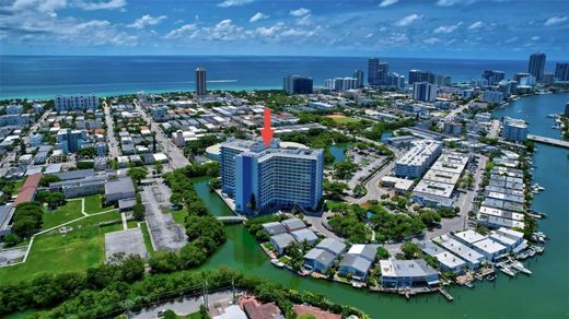 Residential complexes in Miami Beach, Miami-Dade