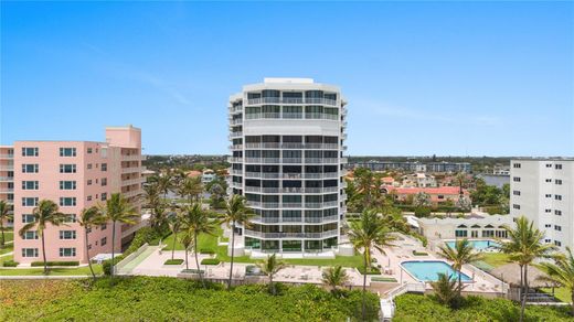 Residential complexes in Highland Beach, Palm Beach