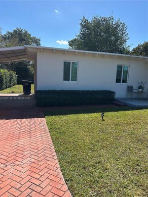 Villa in North Miami, Miami-Dade