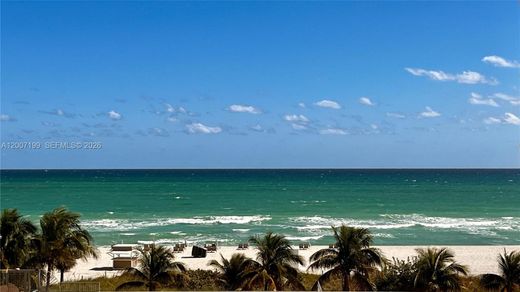 Residential complexes in Miami Beach, Miami-Dade