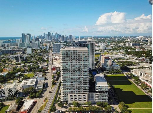Kamienica w Miami, Miami-Dade County