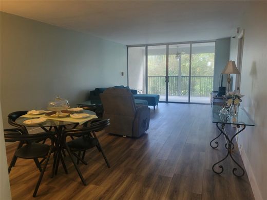Residential complexes in Lauderhill, Broward County