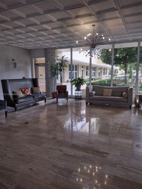 Residential complexes in Miami Beach, Miami-Dade