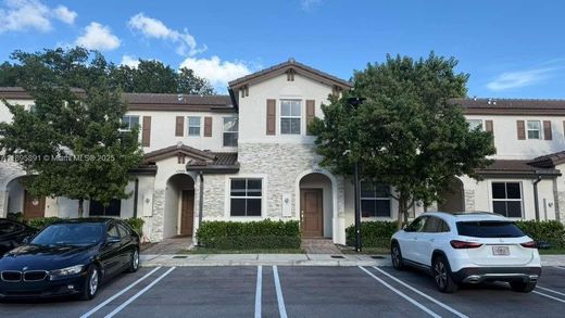 타운 하우스 / North Miami, Miami-Dade County