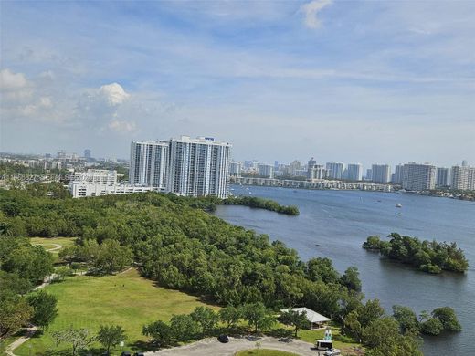 Wohnkomplexe in North Miami Beach, Miami-Dade County