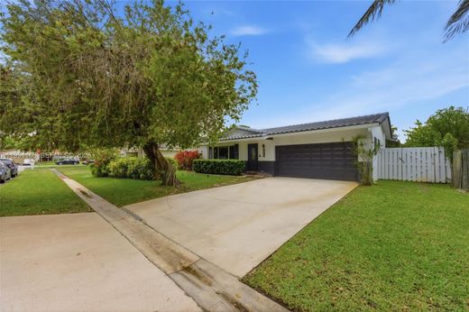 Residential complexes in Coral Springs, Broward County