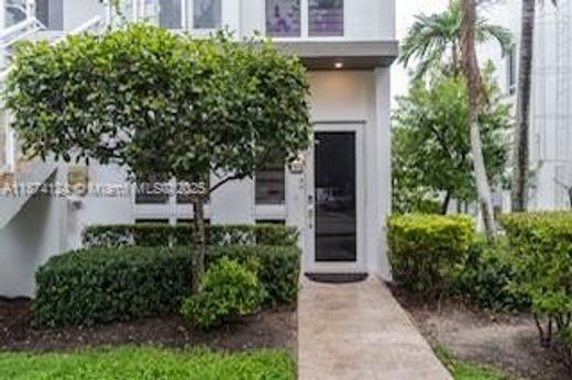 Residential complexes in Doral, Miami-Dade